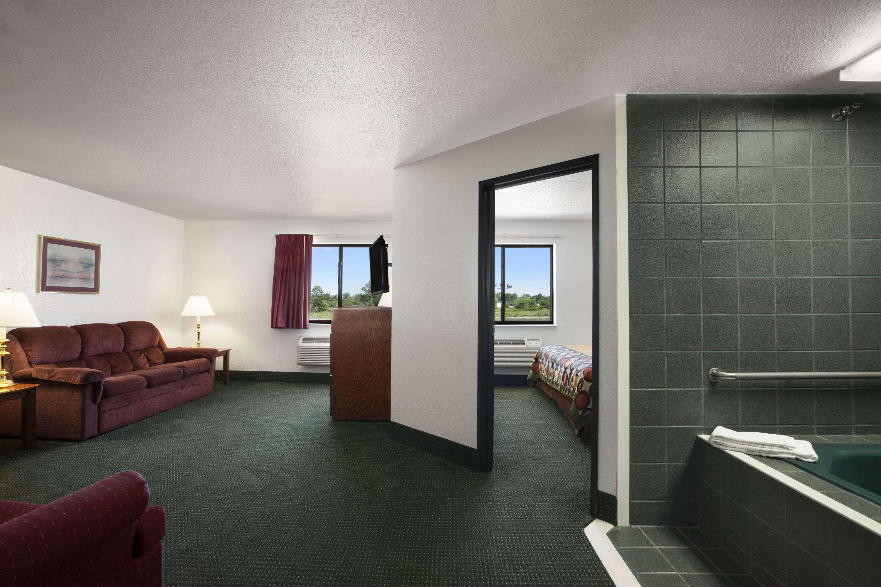 Super 8 By Wyndham Bowling Green Extérieur photo