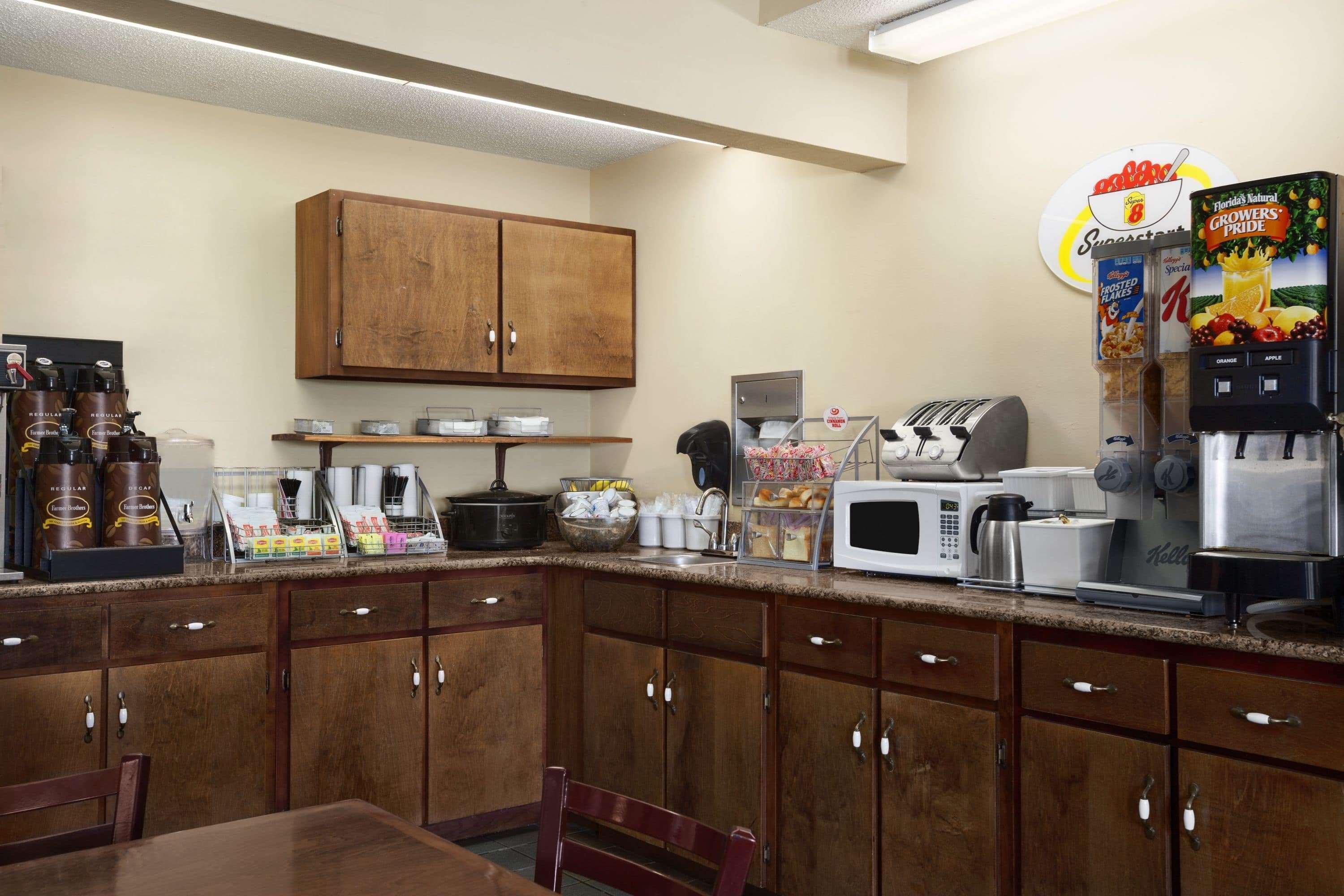 Super 8 By Wyndham Bowling Green Extérieur photo
