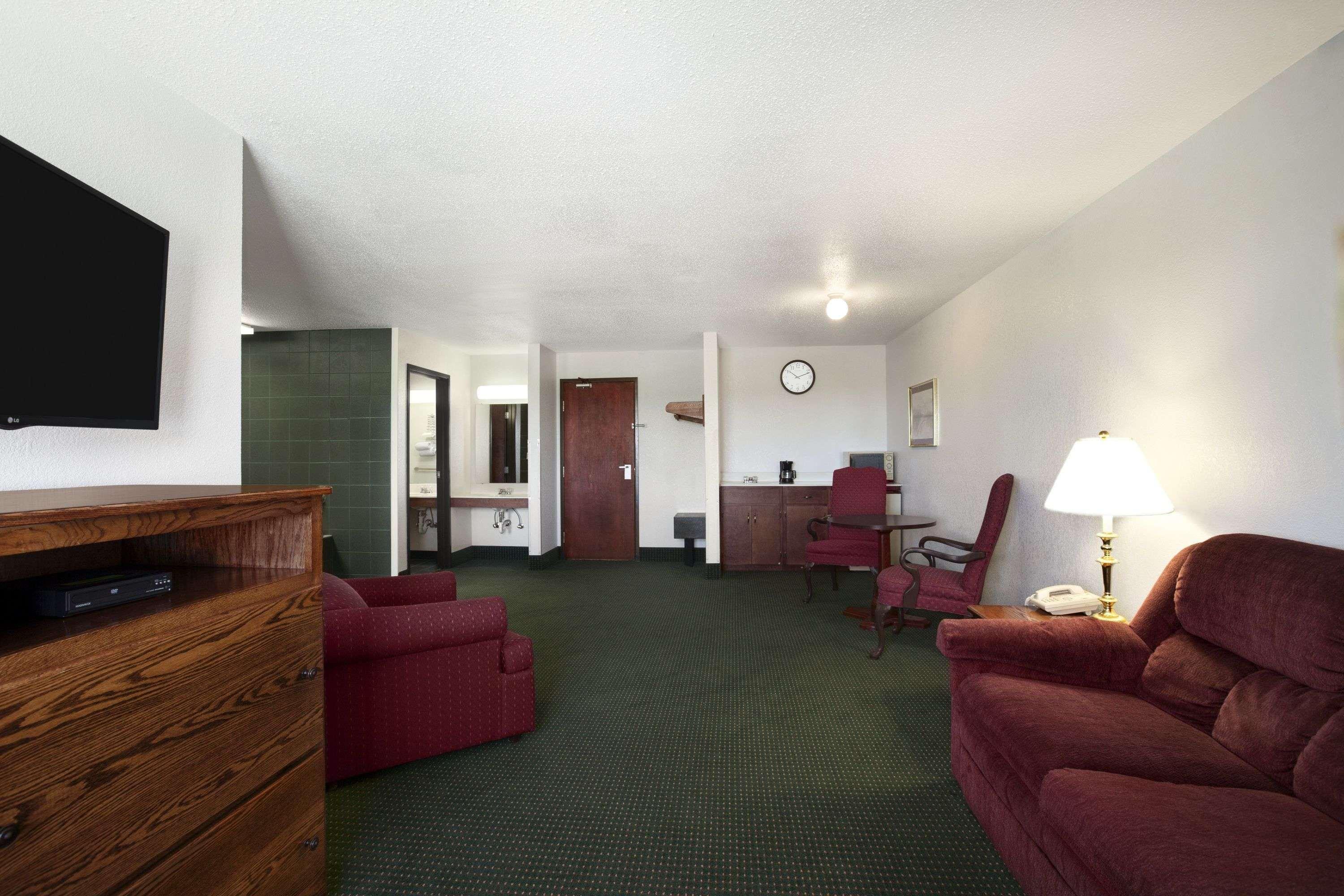 Super 8 By Wyndham Bowling Green Extérieur photo